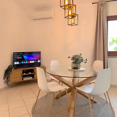 Silvana - Grandview Apartment